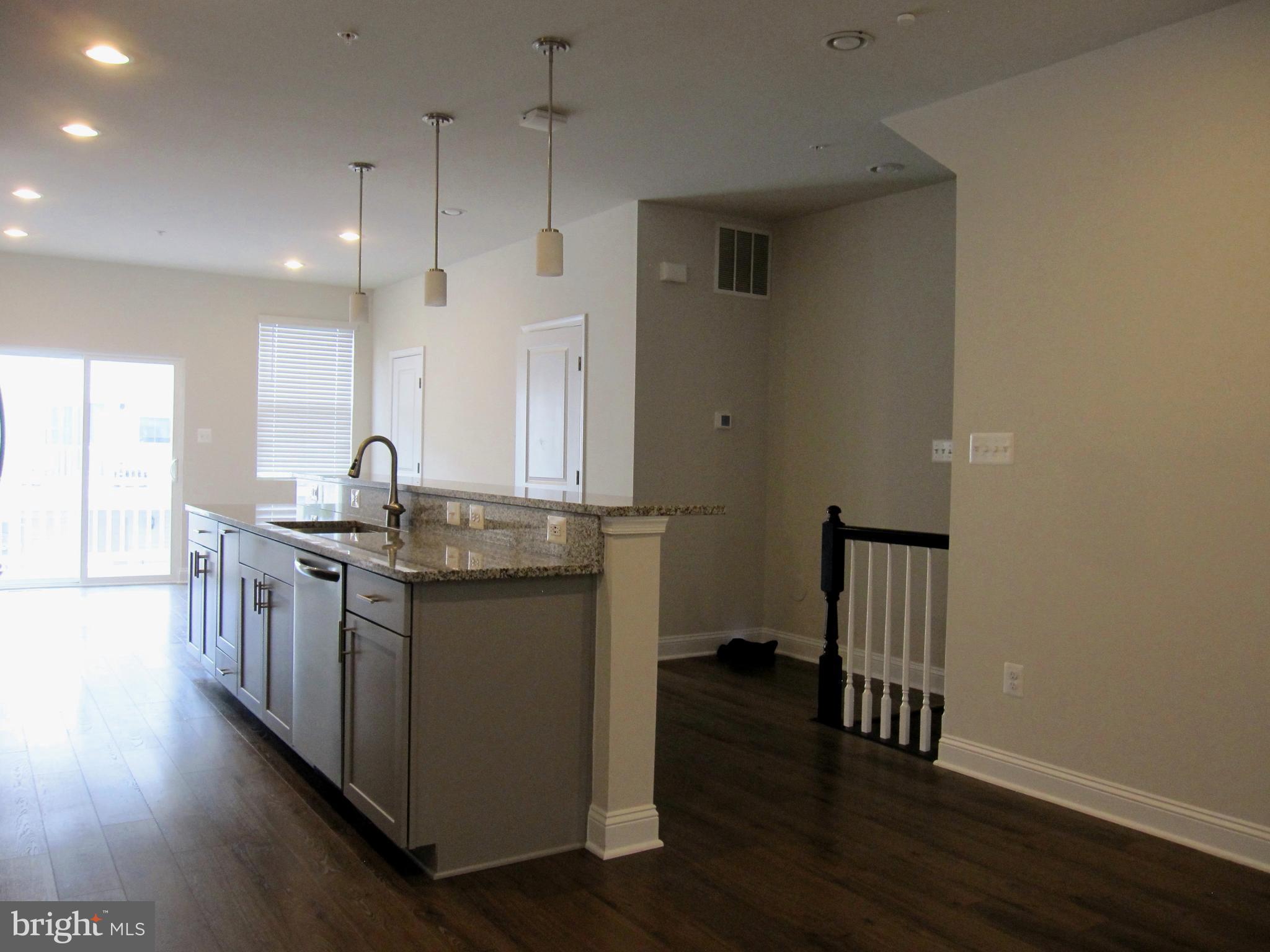 OXFORD SQUARE - Residential Lease