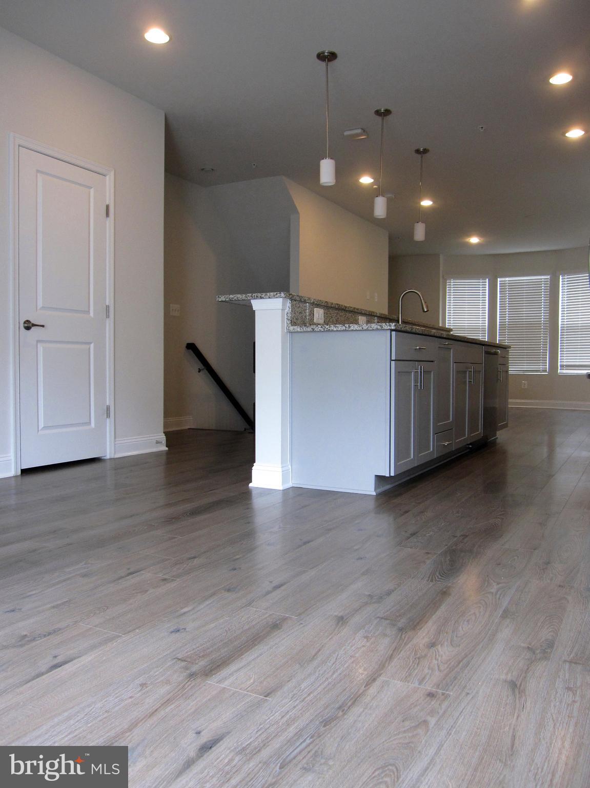 OXFORD SQUARE - Residential Lease