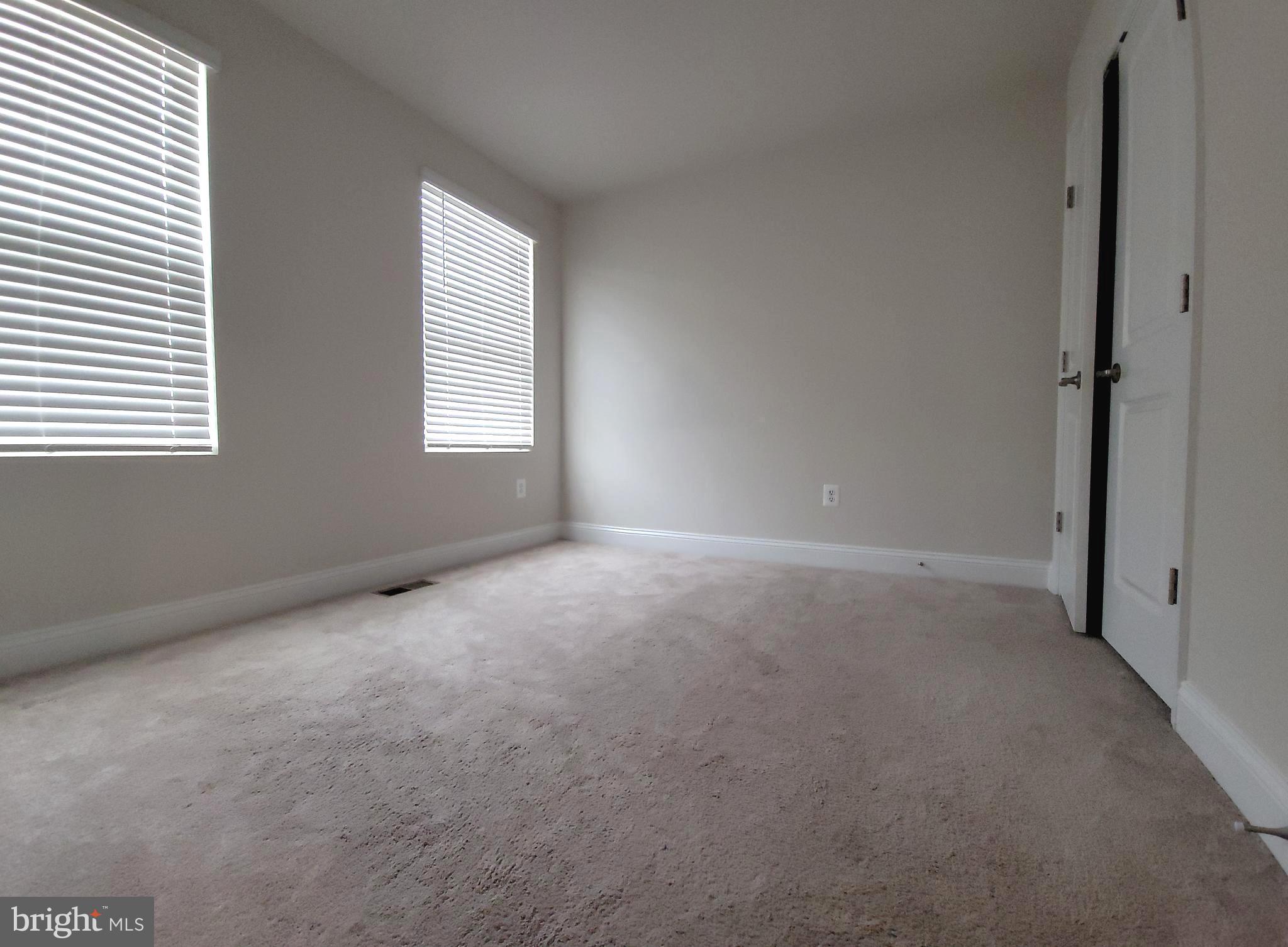 OXFORD SQUARE - Residential Lease