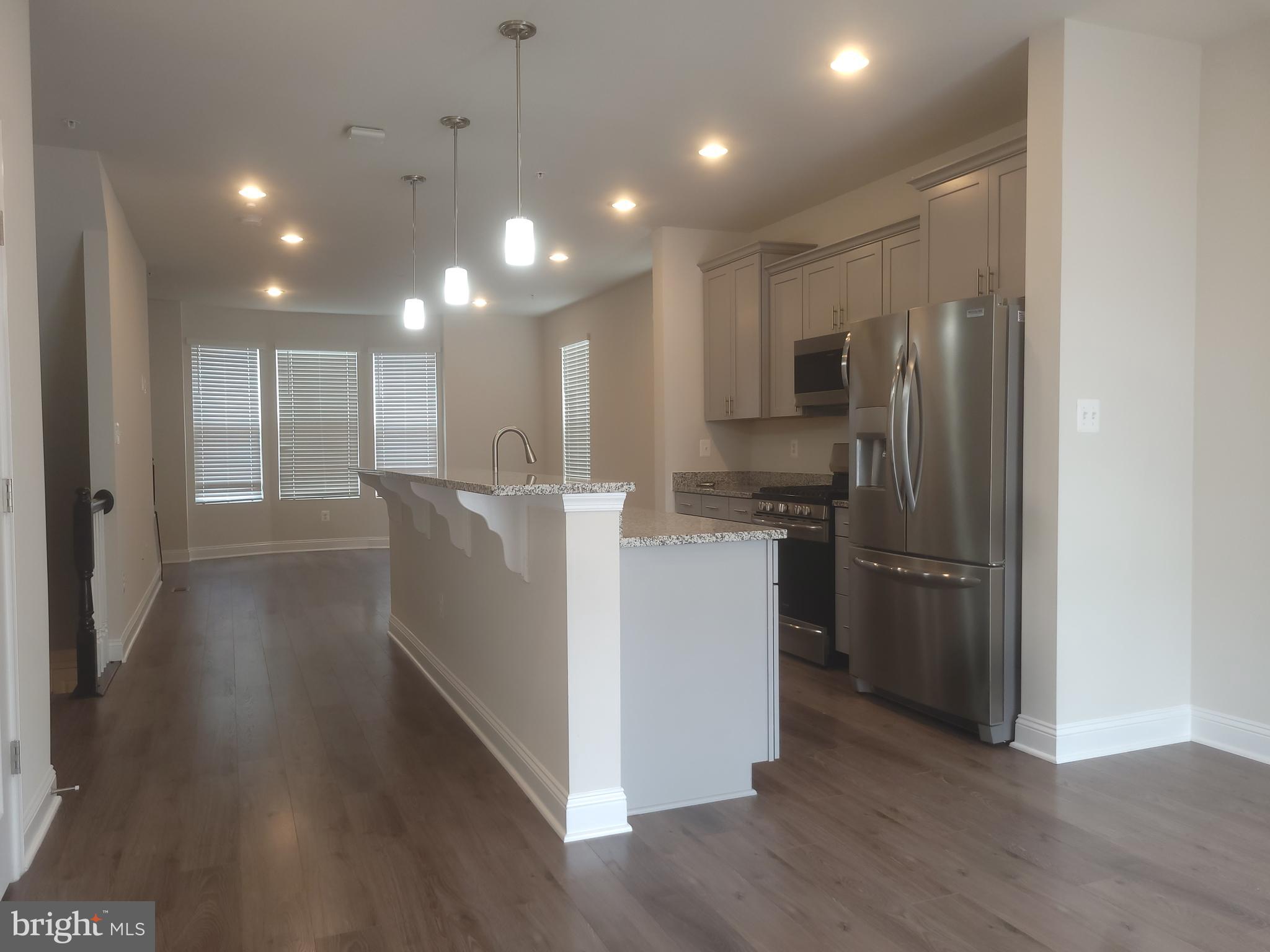 OXFORD SQUARE - Residential Lease