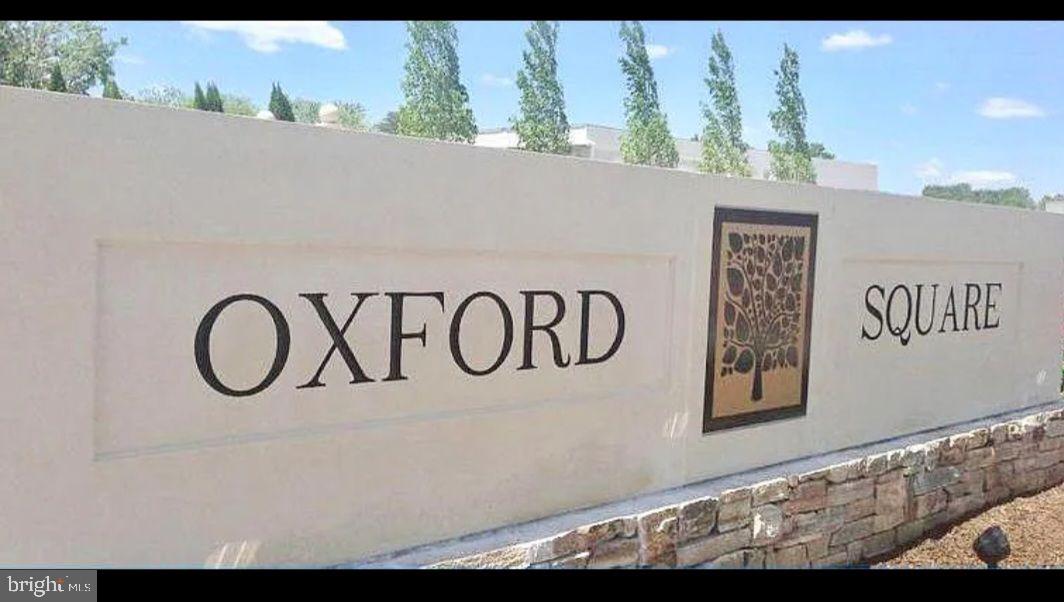 OXFORD SQUARE - Residential Lease