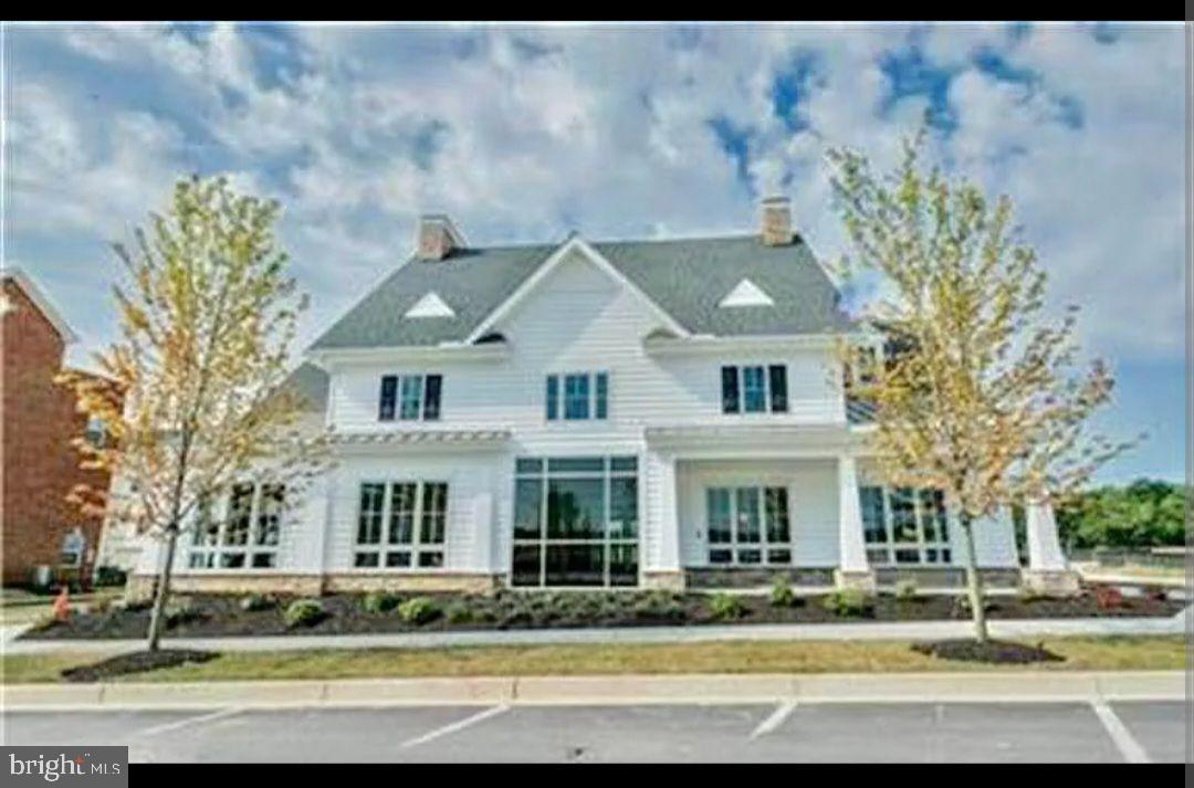 OXFORD SQUARE - Residential Lease