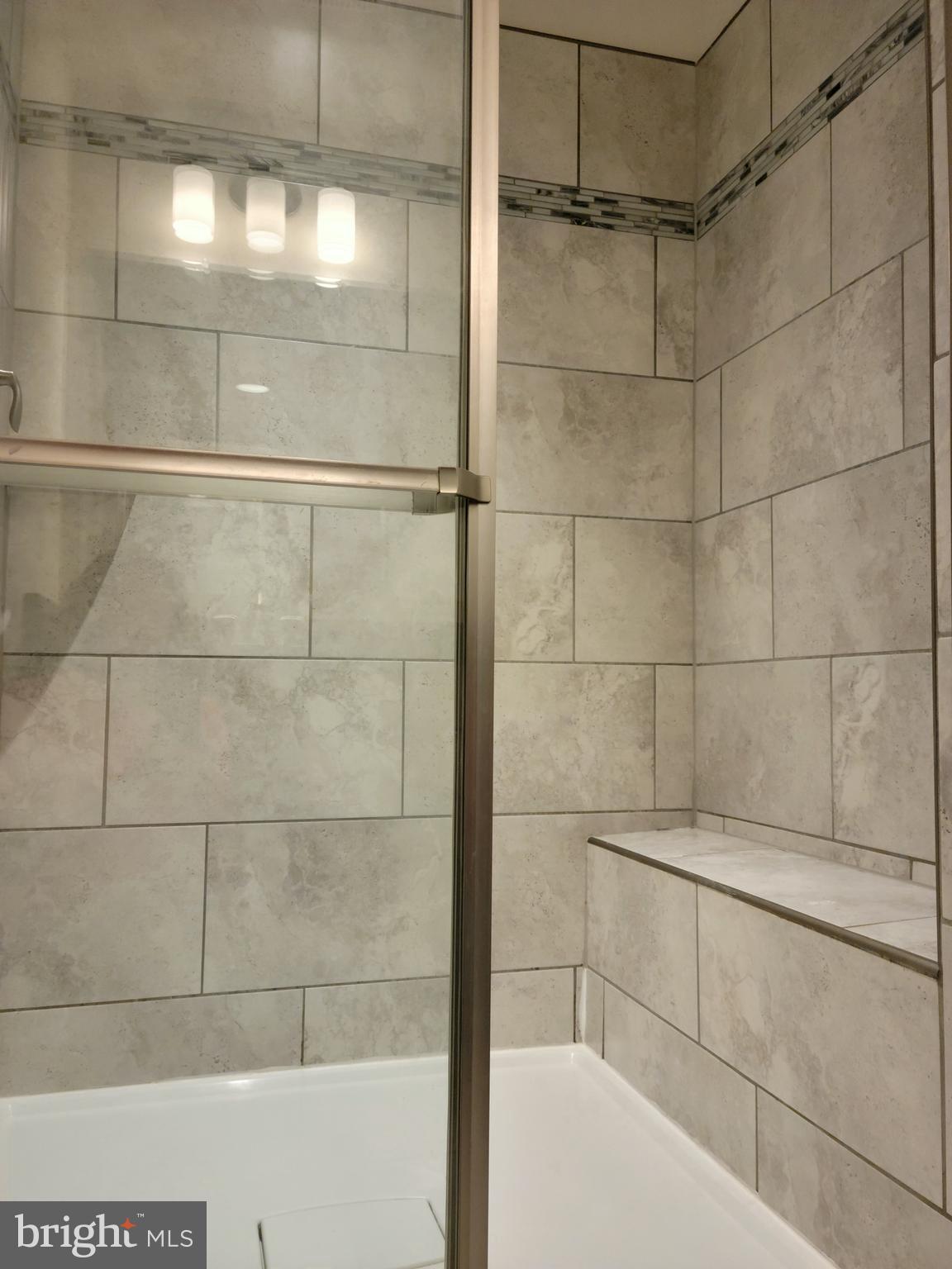 OXFORD SQUARE - Residential Lease