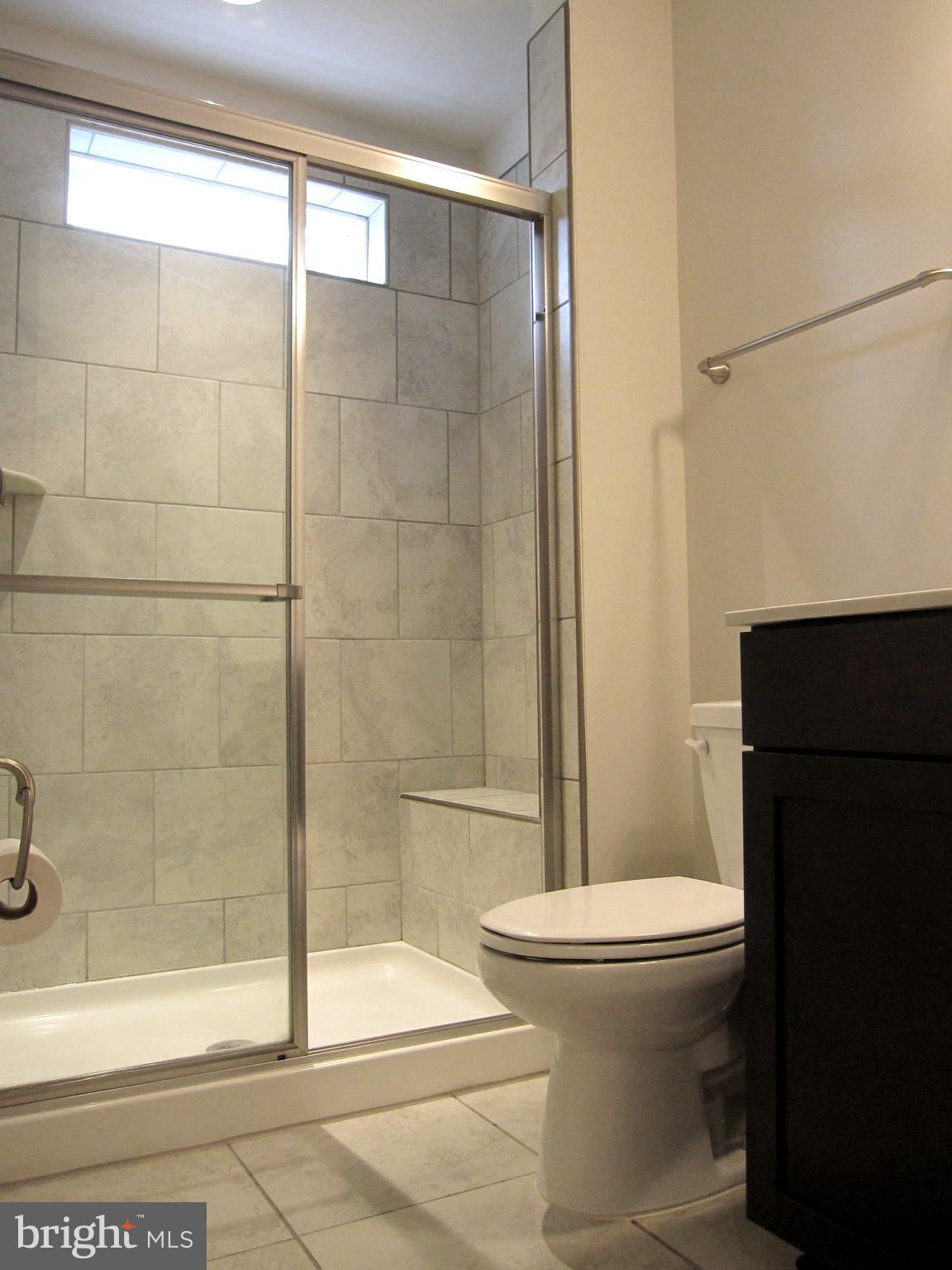 OXFORD SQUARE - Residential Lease