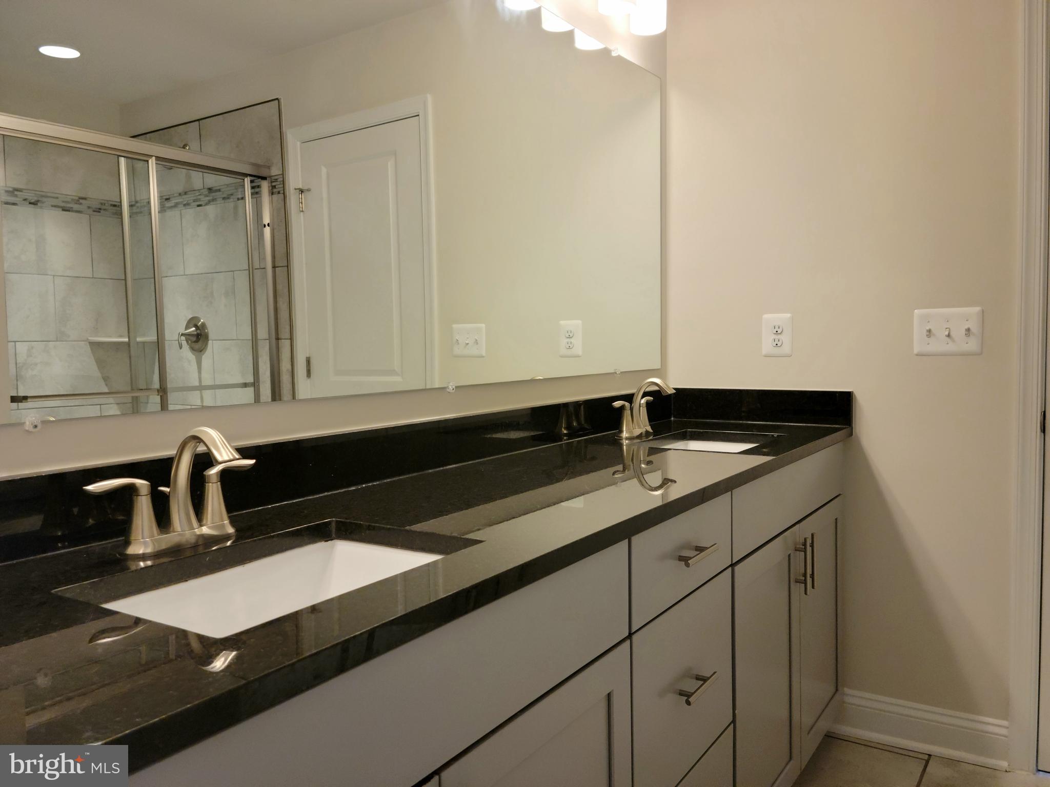 OXFORD SQUARE - Residential Lease