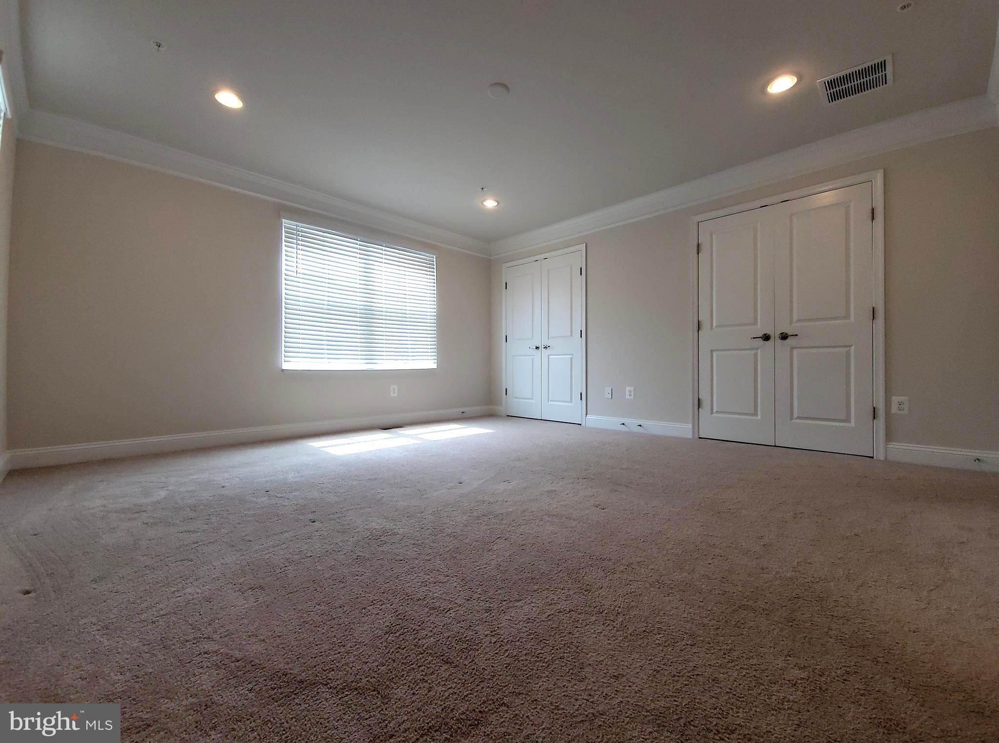 OXFORD SQUARE - Residential Lease