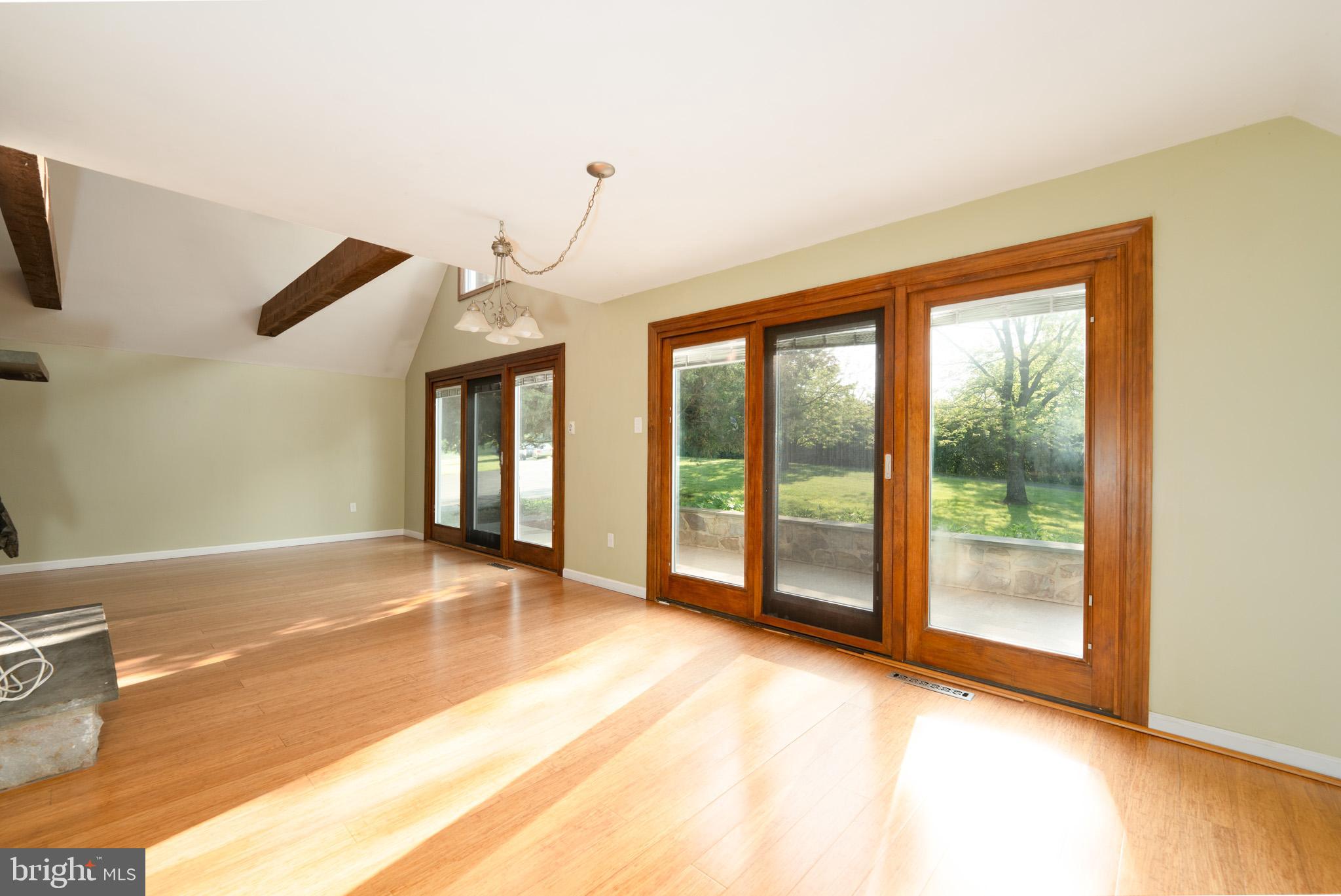 68 KNOLL CIRCLE