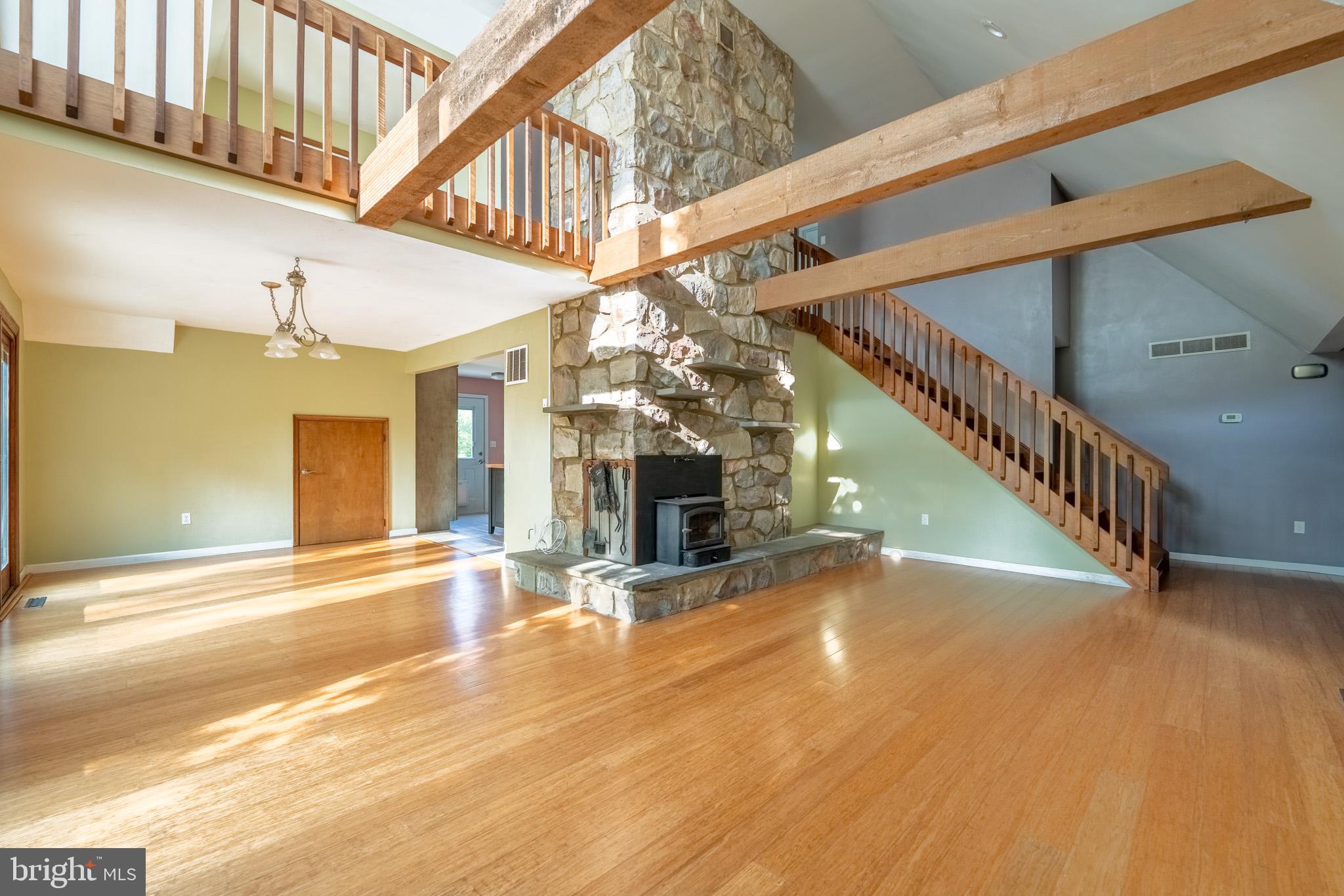 68 KNOLL CIRCLE