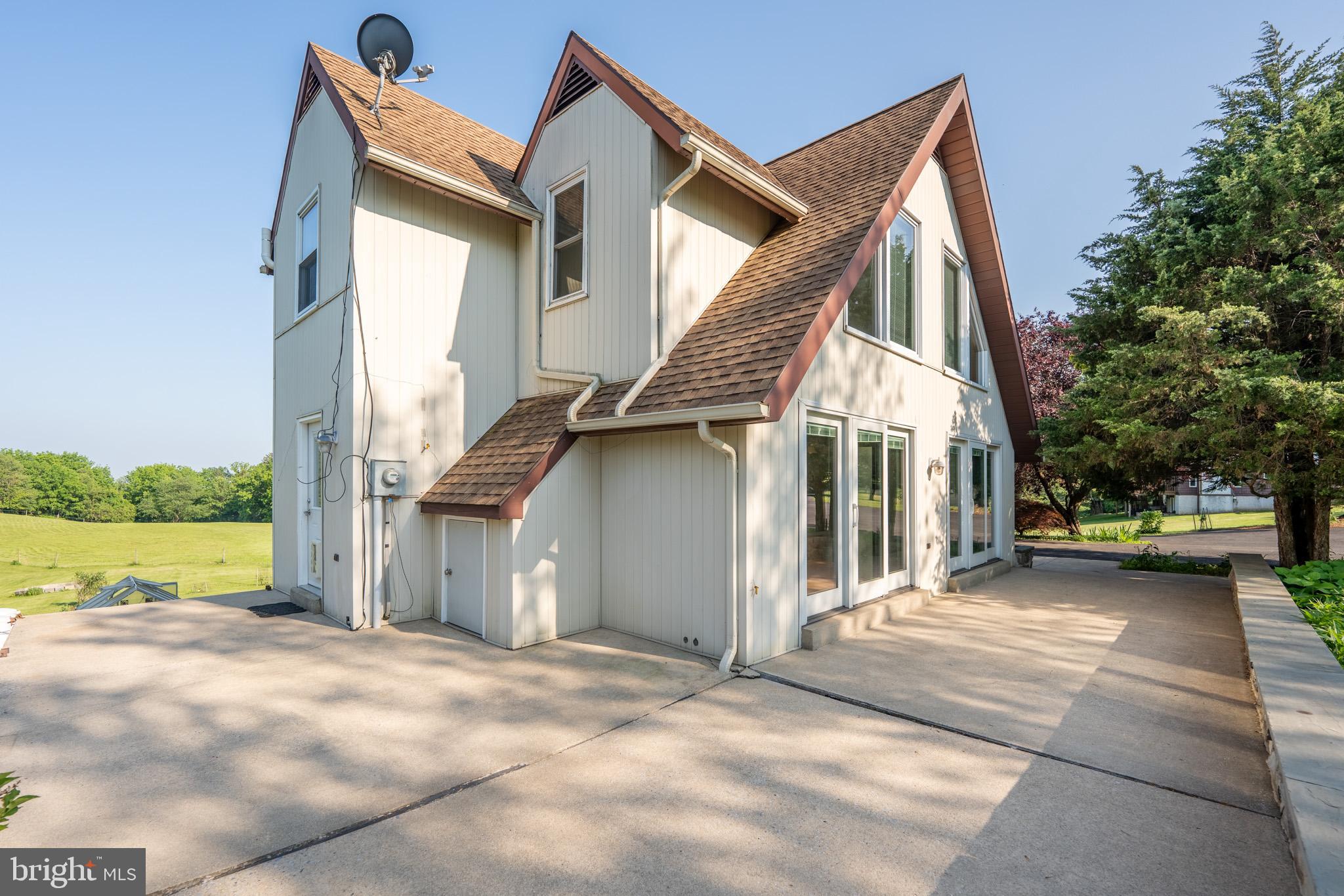 68 KNOLL CIRCLE