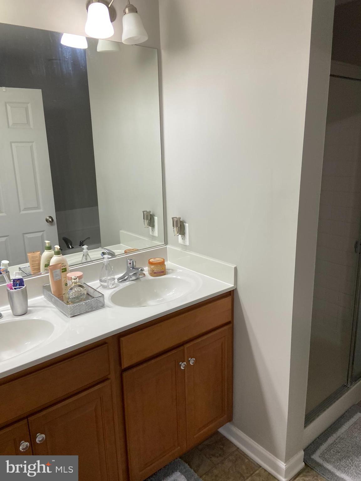 LAKELAND PLACE - Residential