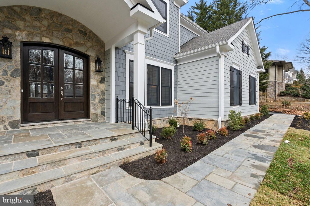 listing image 82