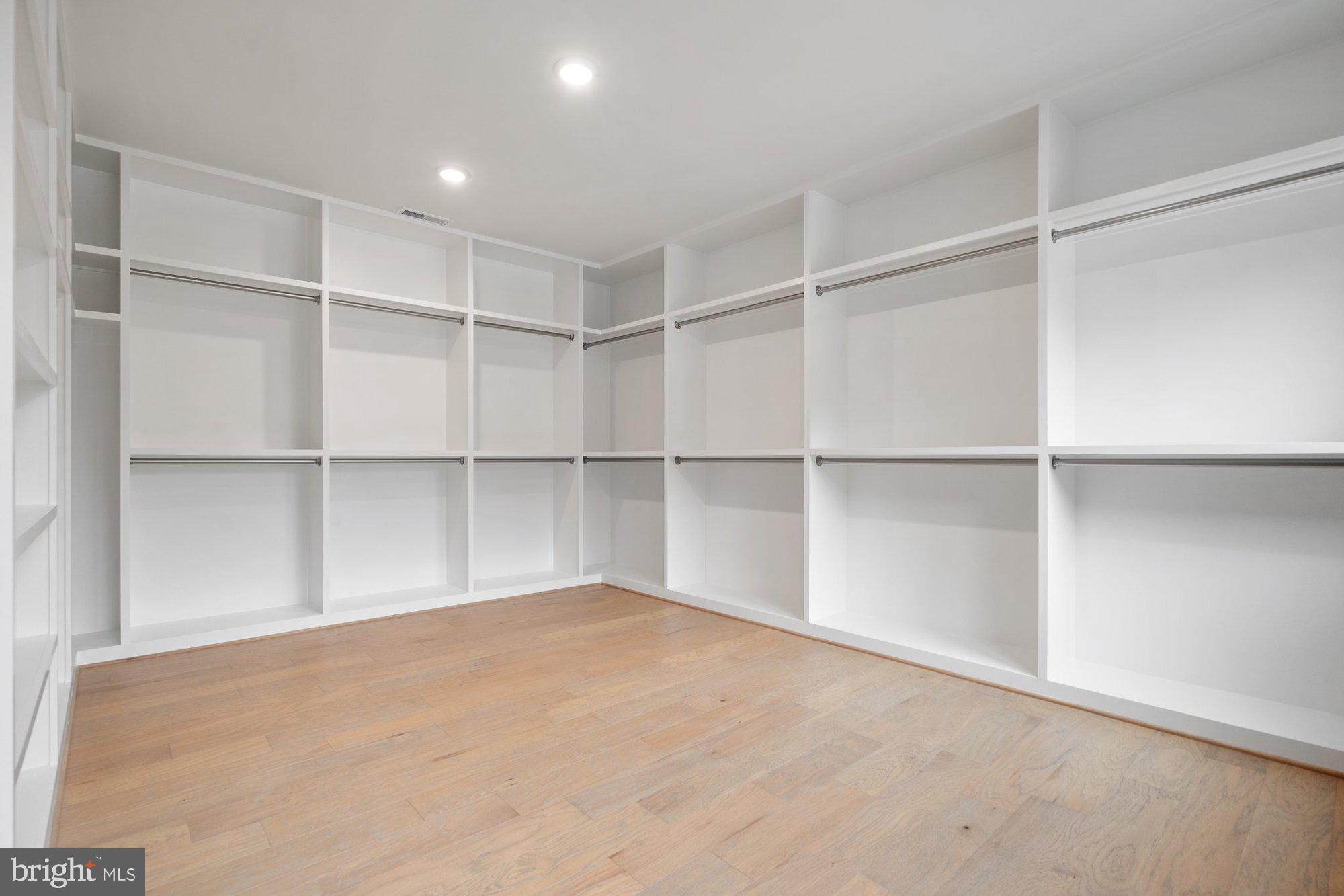 KIRBY COURT - Residential