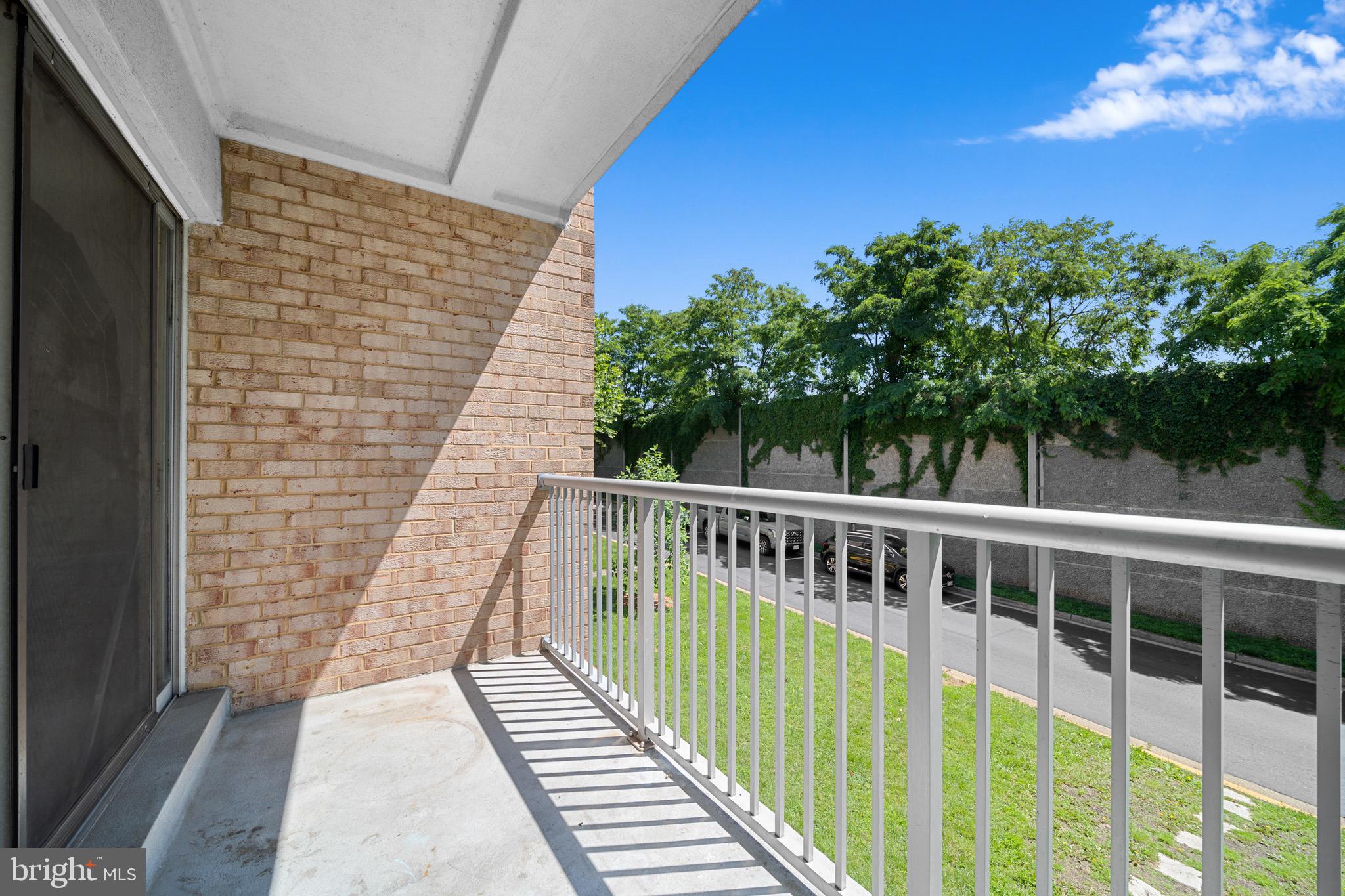 YORKTOWNE SQUARE - Residential