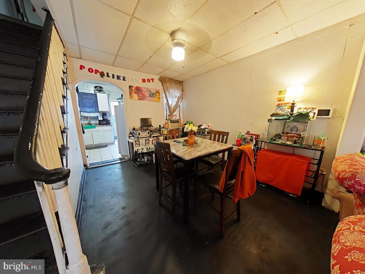 2076 E STELLA STREET