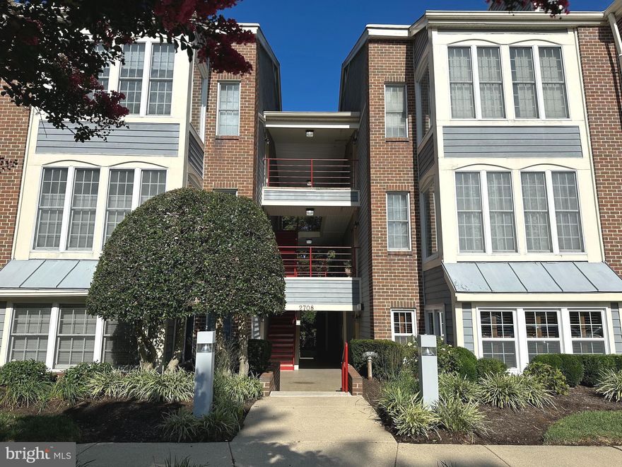 Available after 7/1/25.  Rare top floor 3 BR | 3 BA condo on two levels with 1934 SF and backs to woods. Located in the prime Annapolis community of Riva Trace - Summer Place with lush landscaped grounds, well maintained buildings, tennis court and picnic area with pier.  This unit features two Primary Bedroom Suites (one on main and one on upper level with loft), cathedral ceilings, wood burning fireplace, lots of windows, upgraded flooring on both levels, with hardwoods primarily on main level, luxury vinyl plank flooring in Kitchen, Sunroom and Upper Level.  The main level Primary Suite includes updated full Bath with washer/dryer, large walk in closet and door to rear patio that is private with wooded views. Also on main level is another large BR or office and full Bath in hallway.  The Sunroom off the Living Room features a wall of windows and a large picture window to enjoy the views. The community pier is just a short walk from the condos and offers kayak racks, picnic area, basketball court and playground.  The unit will be freshly painted white prior to move in.  Pets case by case.  Call LA for details. 
Easy access to Route 50, Washington DC & Baltimore. You're going to love living in Riva Trace!
