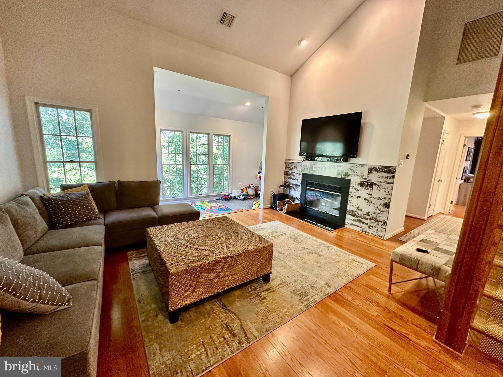 RIVA TRACE - Residential Lease