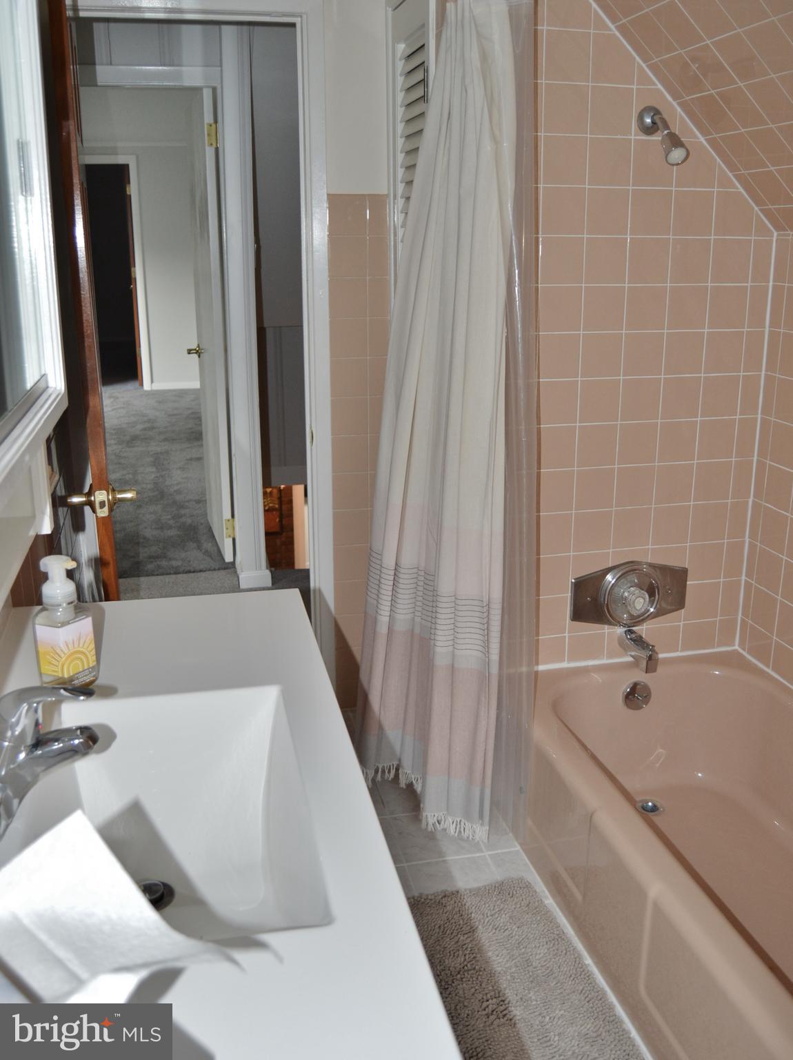 RED ROSE GATE - Residential