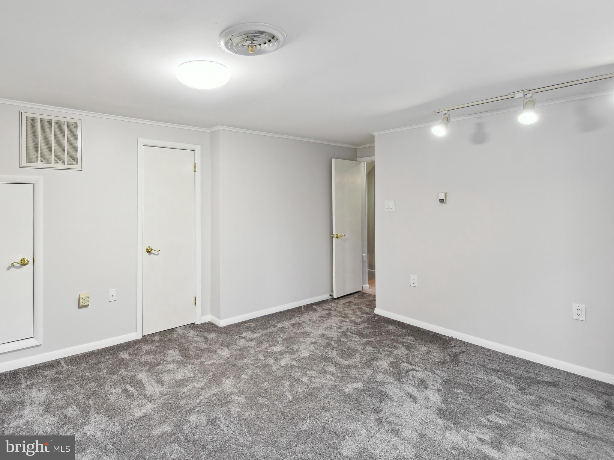 RED ROSE GATE - Residential