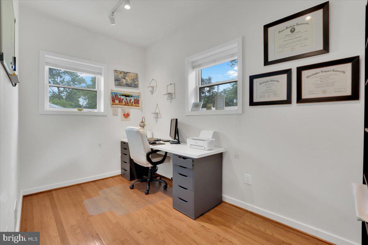 ROSE HILL FARMS - Residential