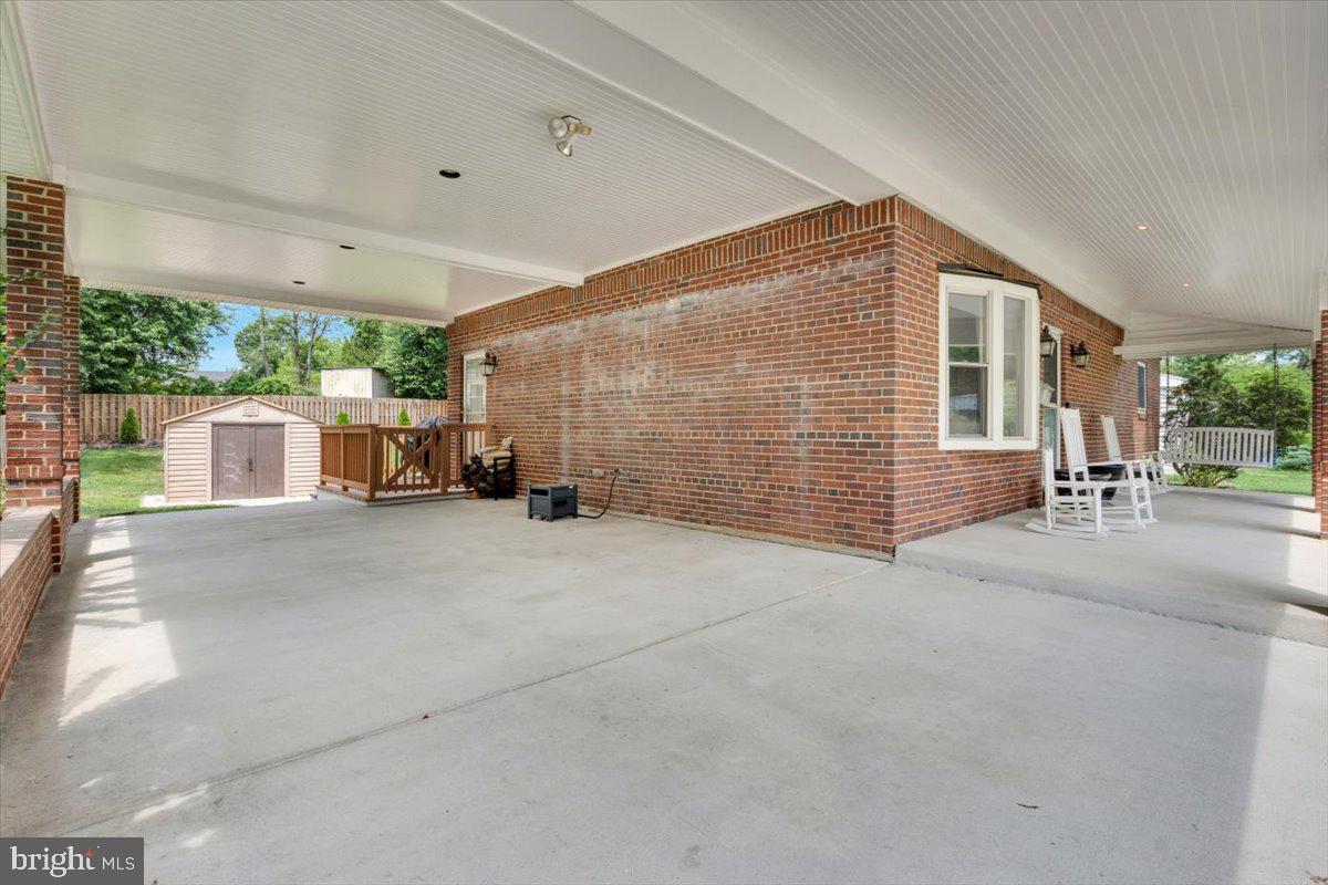 ROSE HILL FARMS - Residential