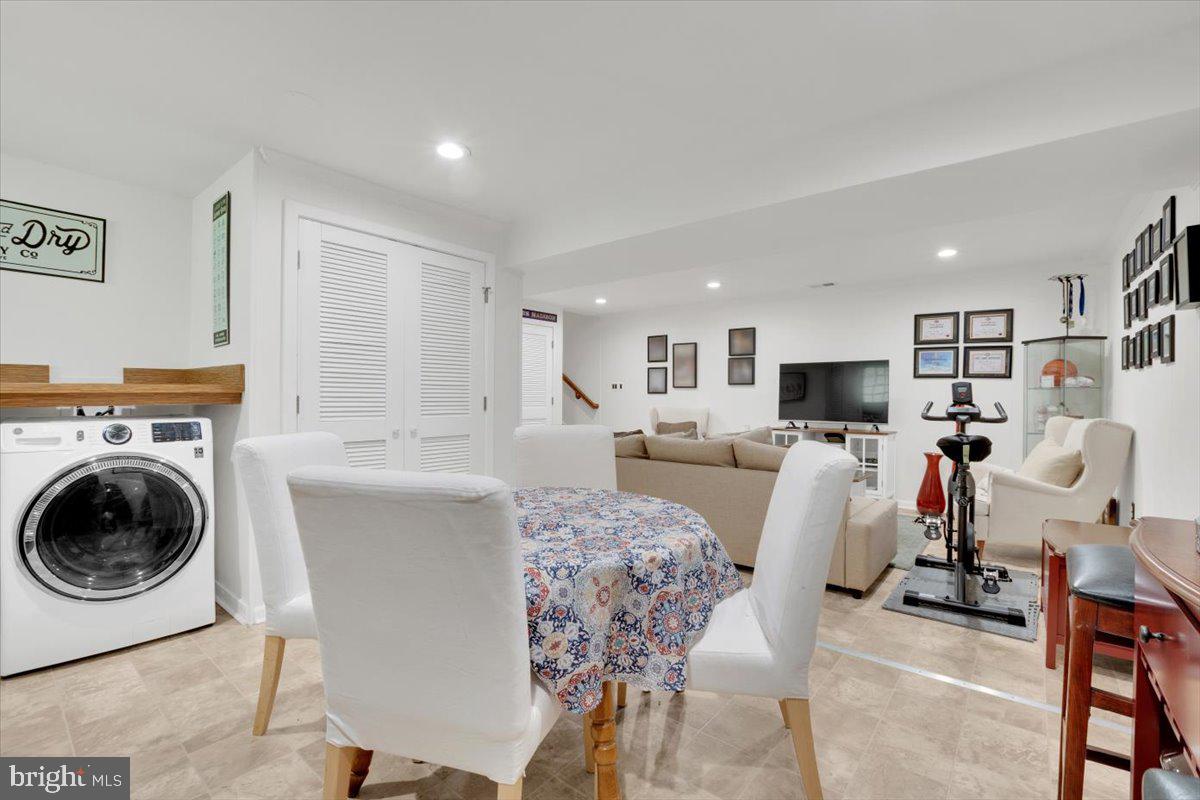 ROSE HILL FARMS - Residential