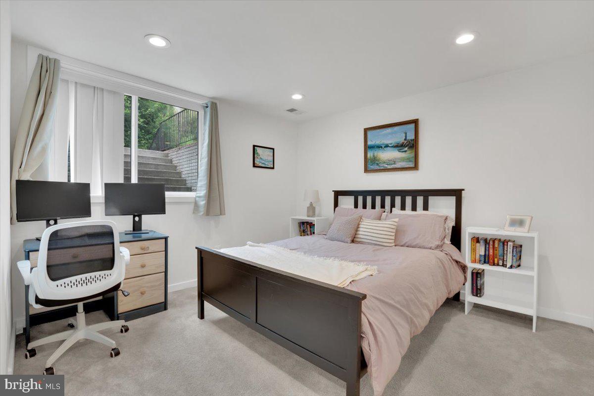 ROSE HILL FARMS - Residential