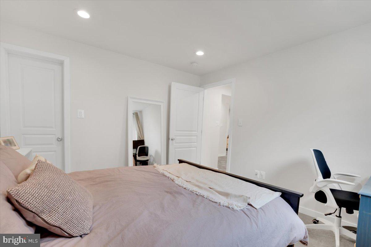 ROSE HILL FARMS - Residential