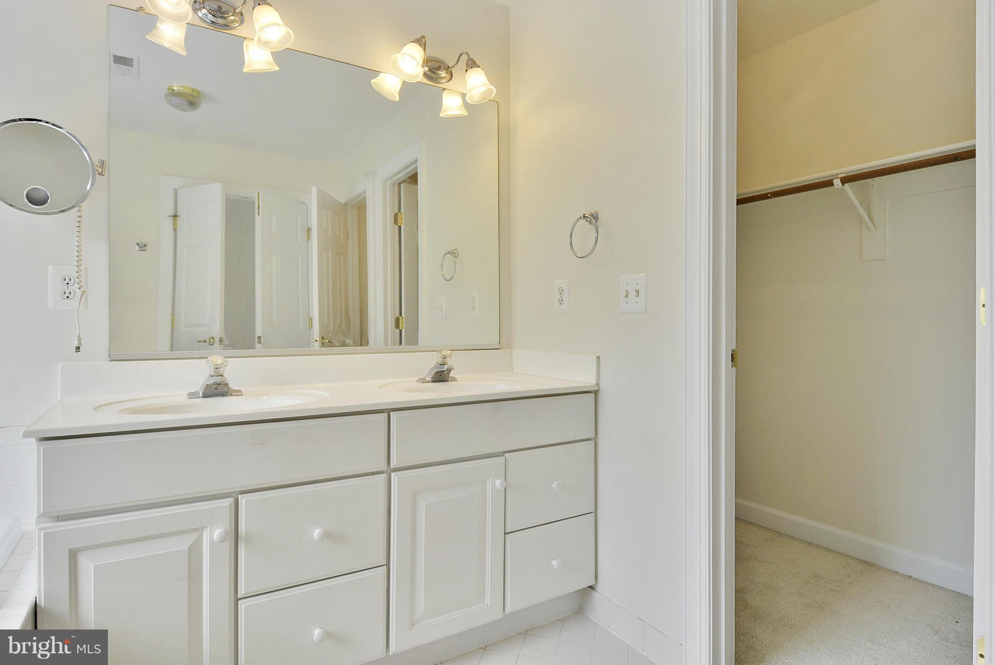 NEWPORT - Residential Lease