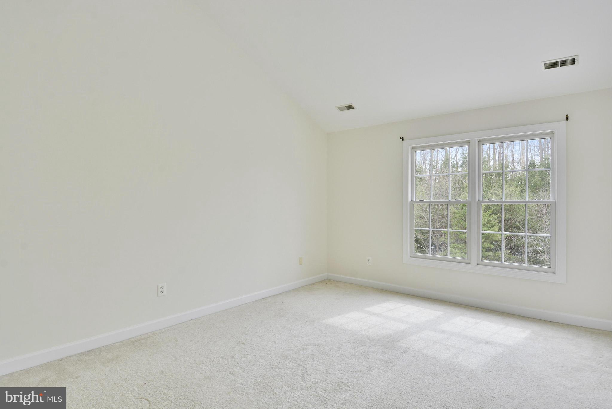 NEWPORT - Residential Lease