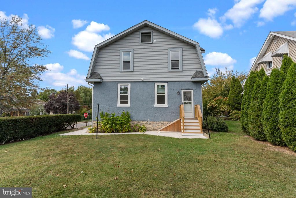 Photo of 449 Roslyn Avenue, GLENSIDE, PA 19038 (MLS # PAMC2158136)