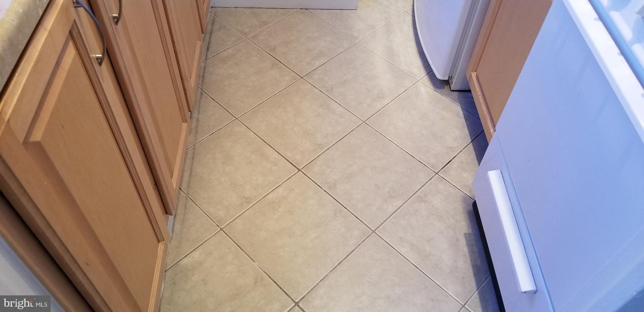 RIVER PLACE - Residential Lease