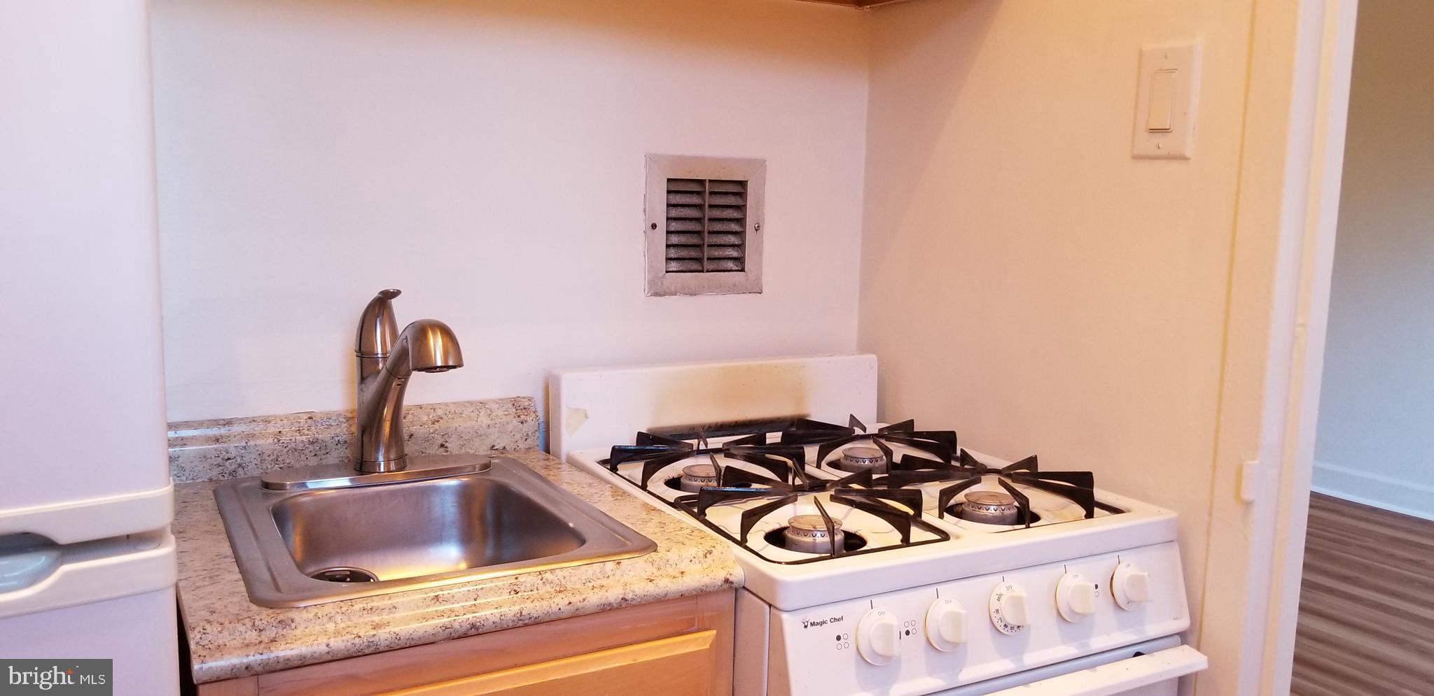 RIVER PLACE - Residential Lease