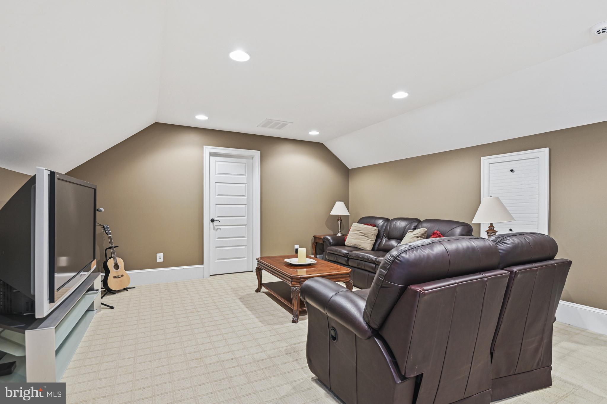 GREEN ACRES - Residential