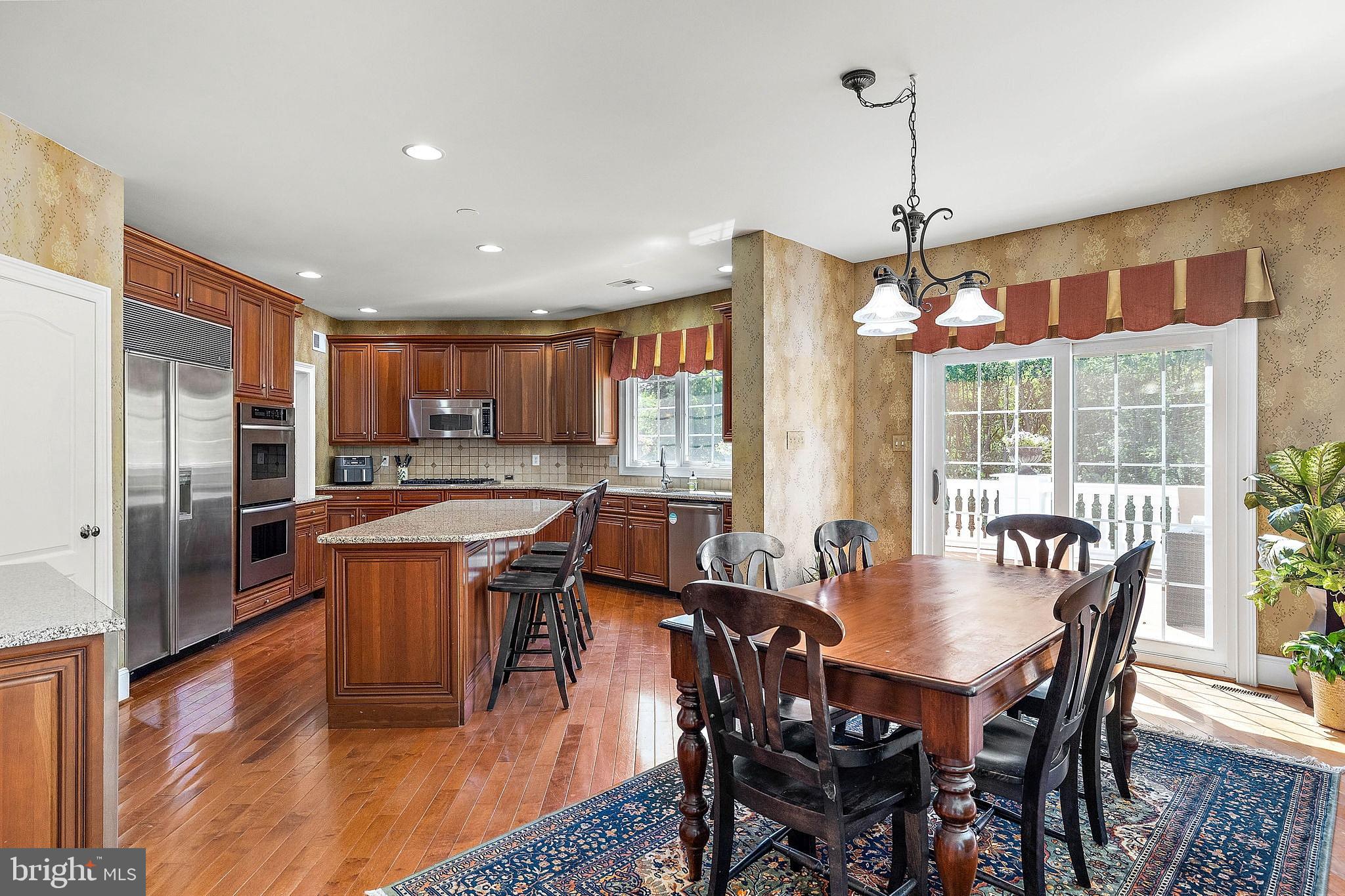 1670 ROYAL BERKSHIRE CIRCLE