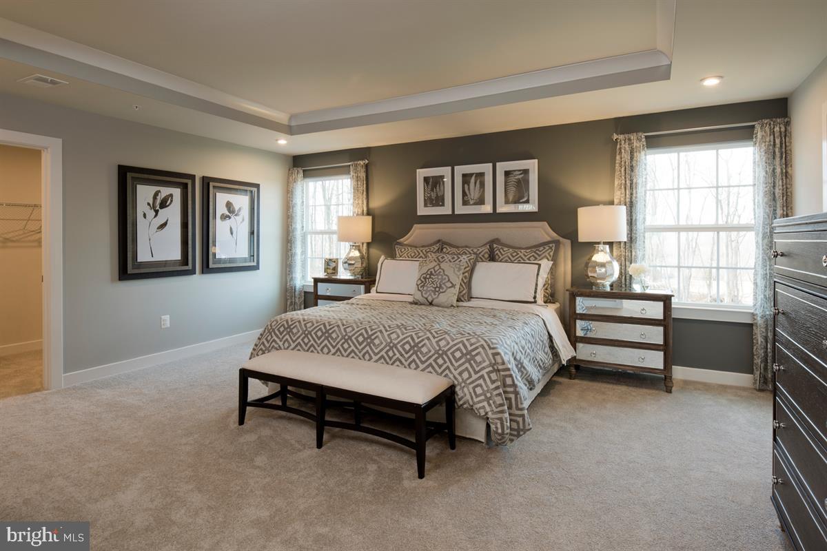 HERON PONDS - Residential