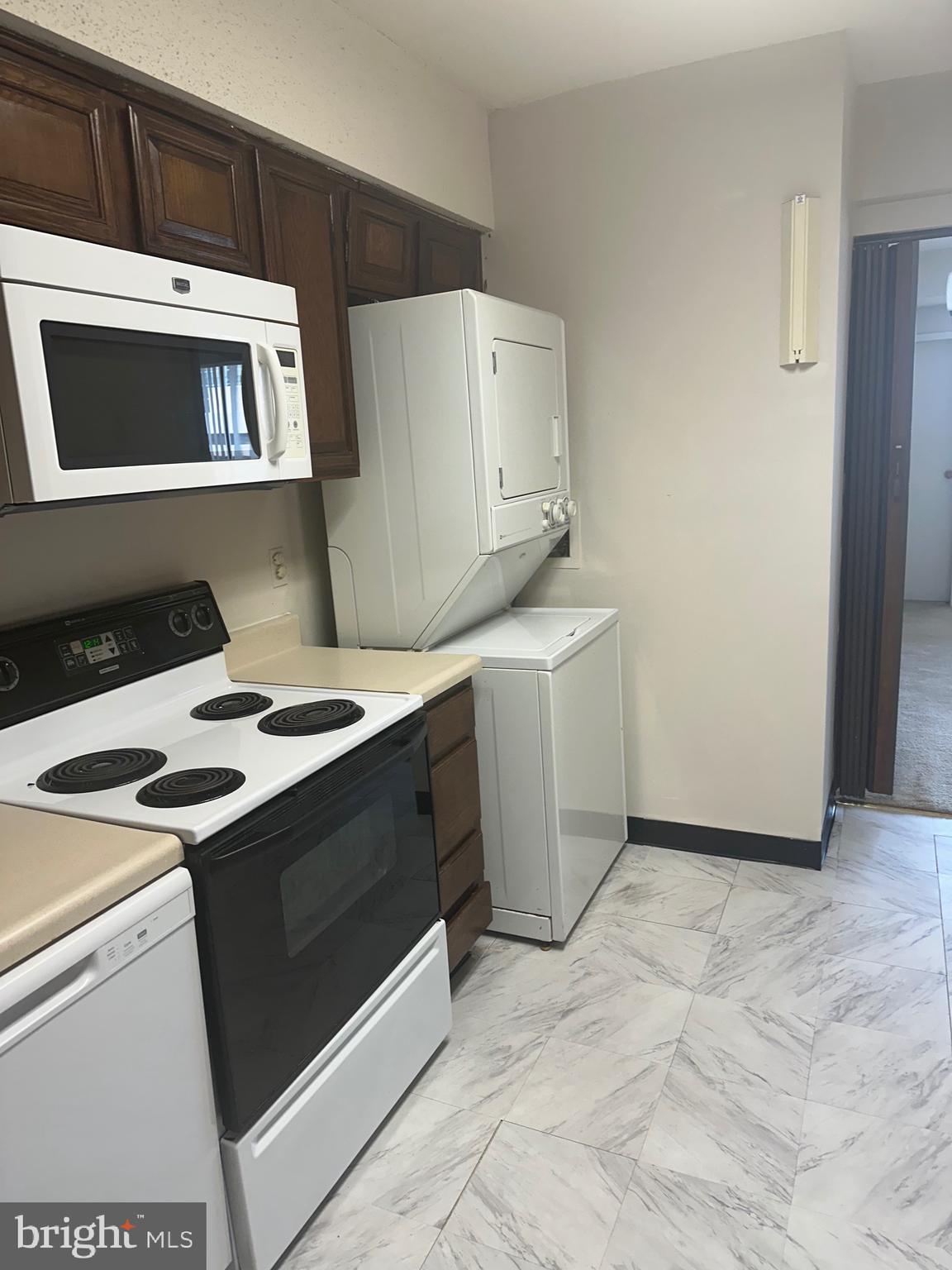 SKYLINE HOUSE - Residential