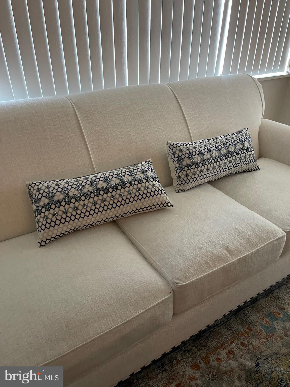 SKYLINE HOUSE - Residential