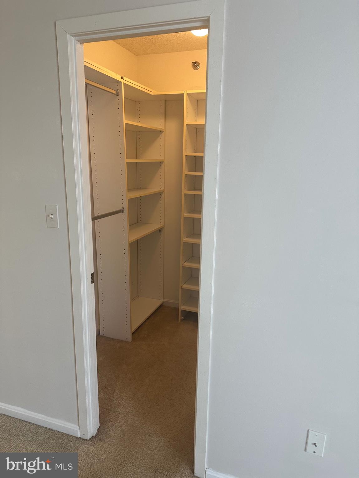 SKYLINE HOUSE - Residential