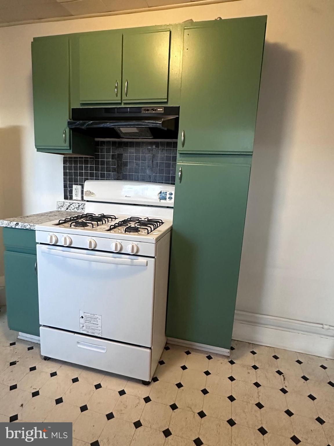 17 E WALNUT STREET 3