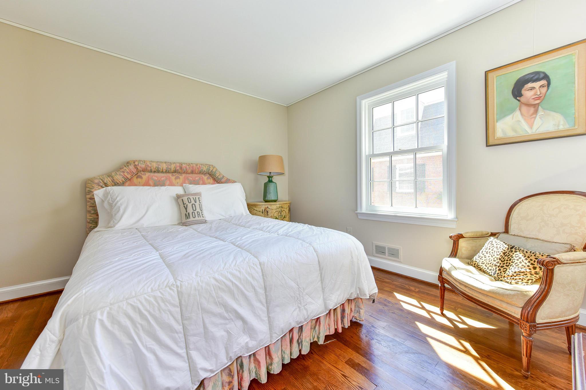 CAMERON MEWS - Residential Lease