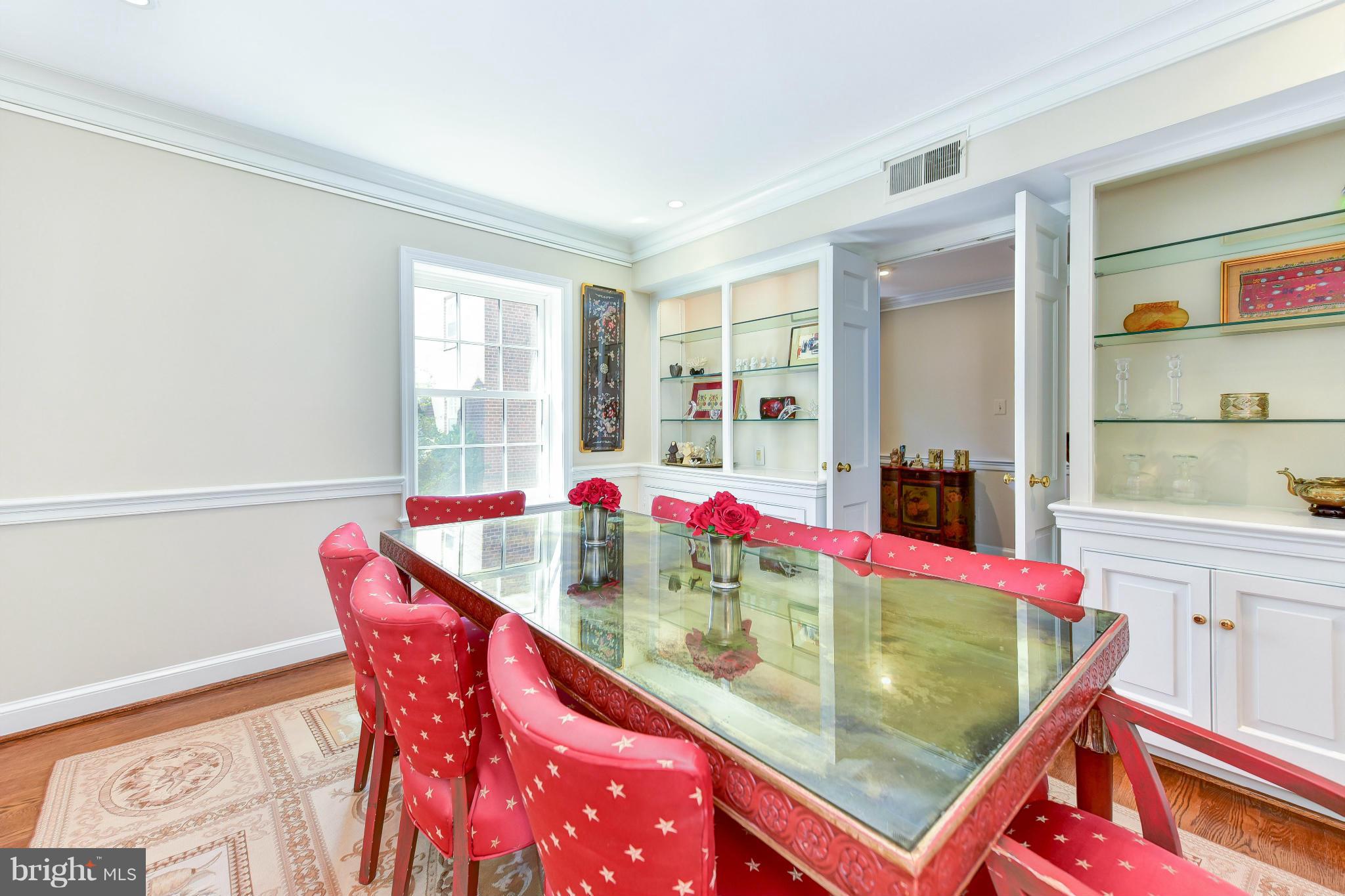 CAMERON MEWS - Residential Lease