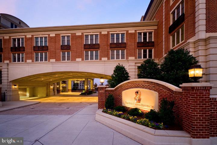 THE RITZ-CARLTON RESIDENCES - Residential