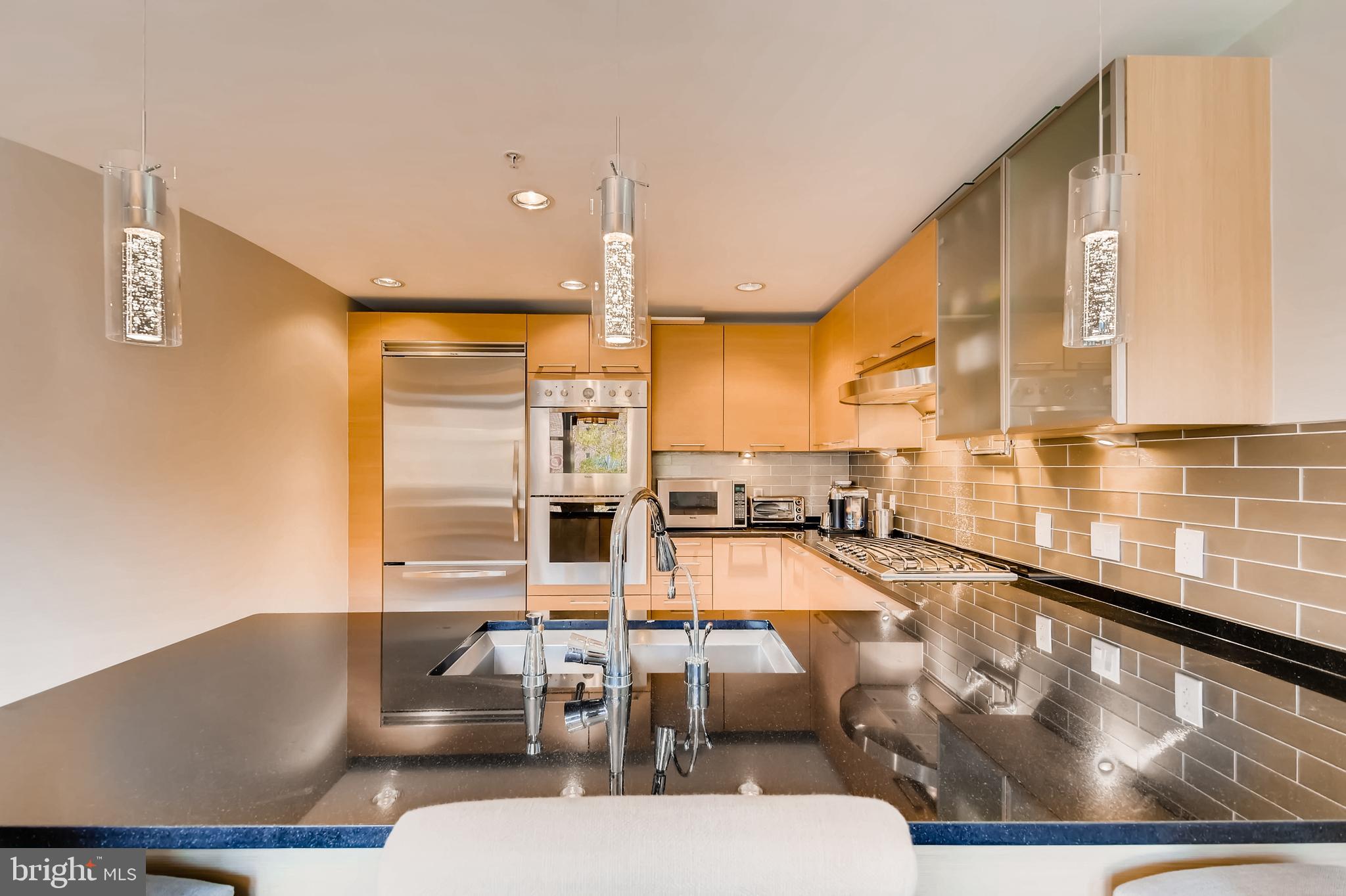 THE RITZ-CARLTON RESIDENCES - Residential