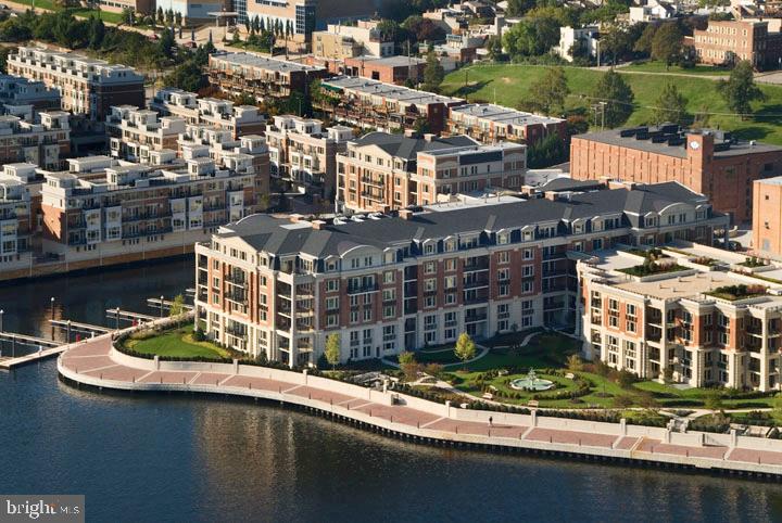 THE RITZ-CARLTON RESIDENCES - Residential