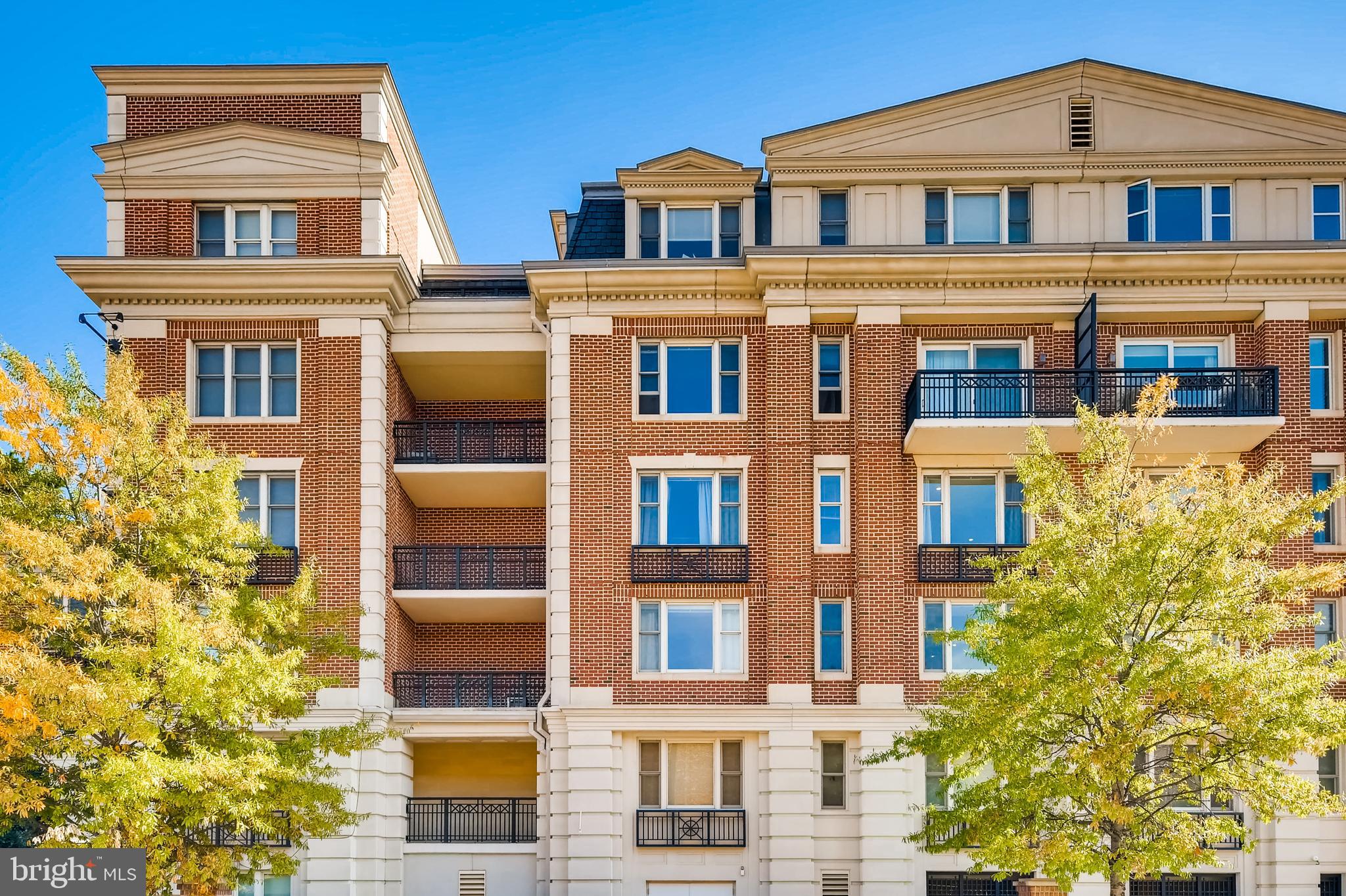 THE RITZ-CARLTON RESIDENCES - Residential