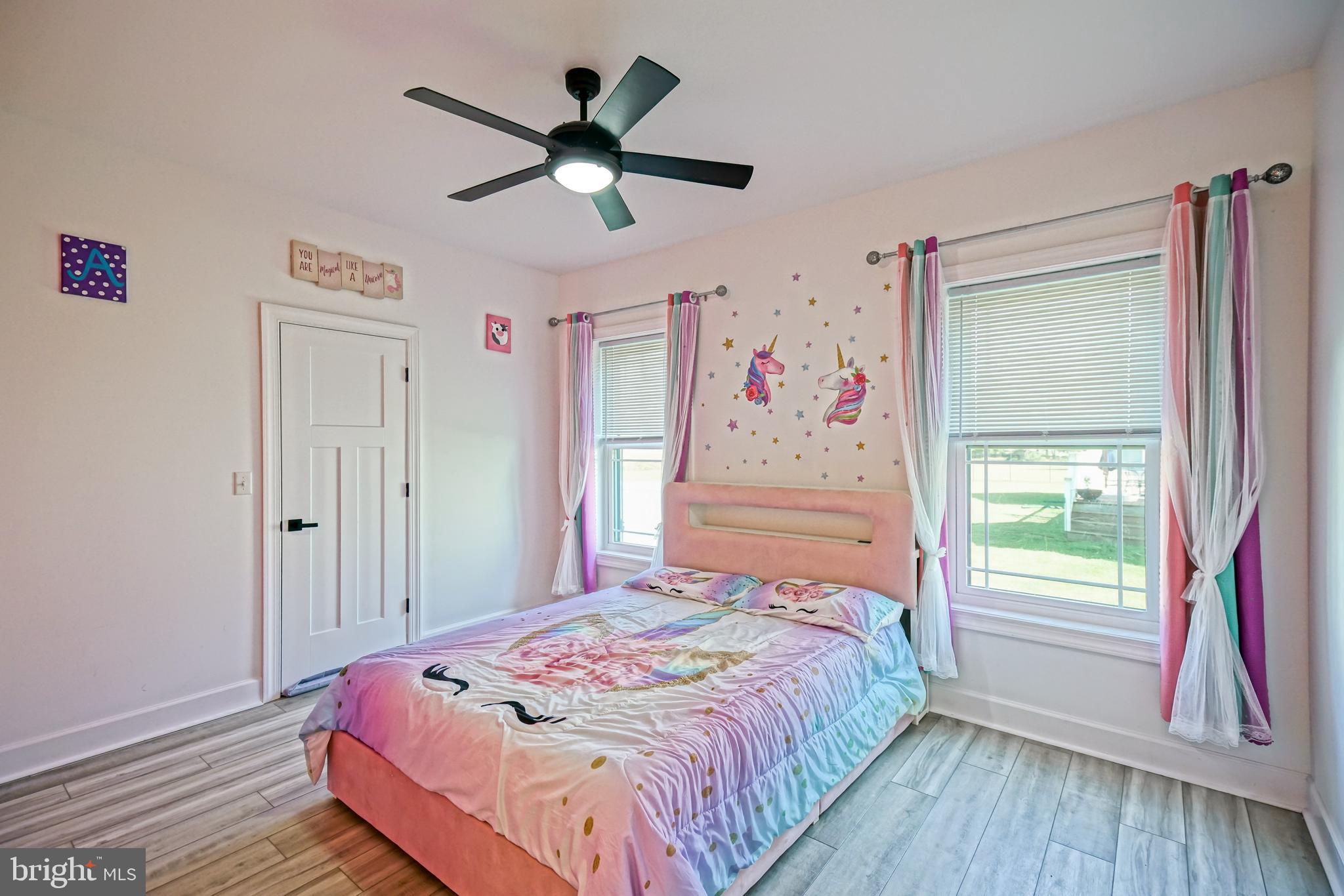 PINTAIL POINTE - Residential