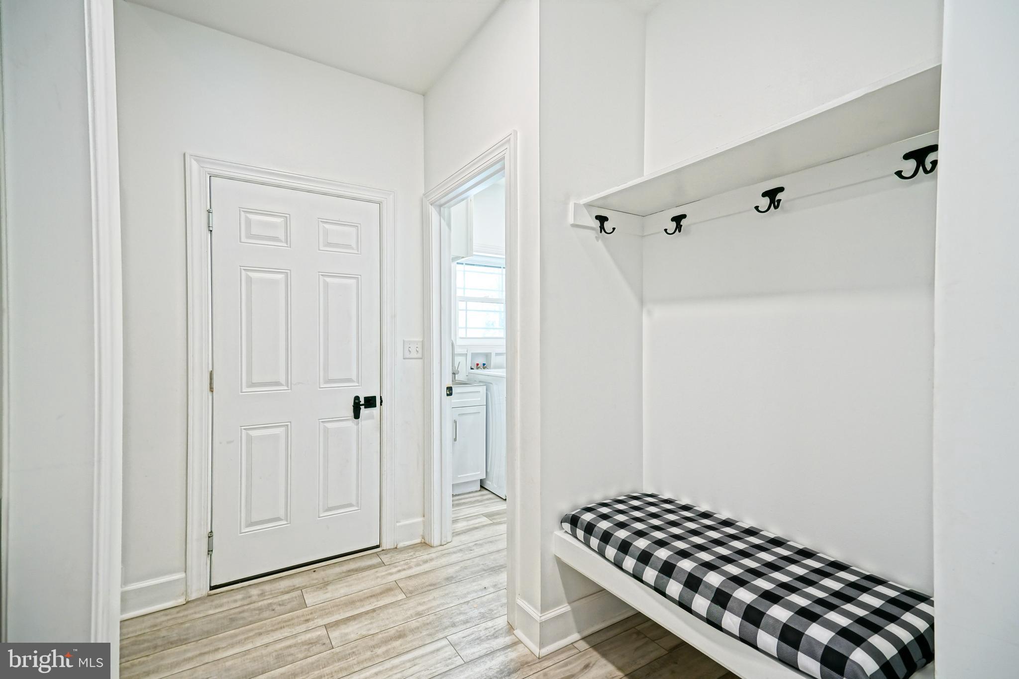 PINTAIL POINTE - Residential