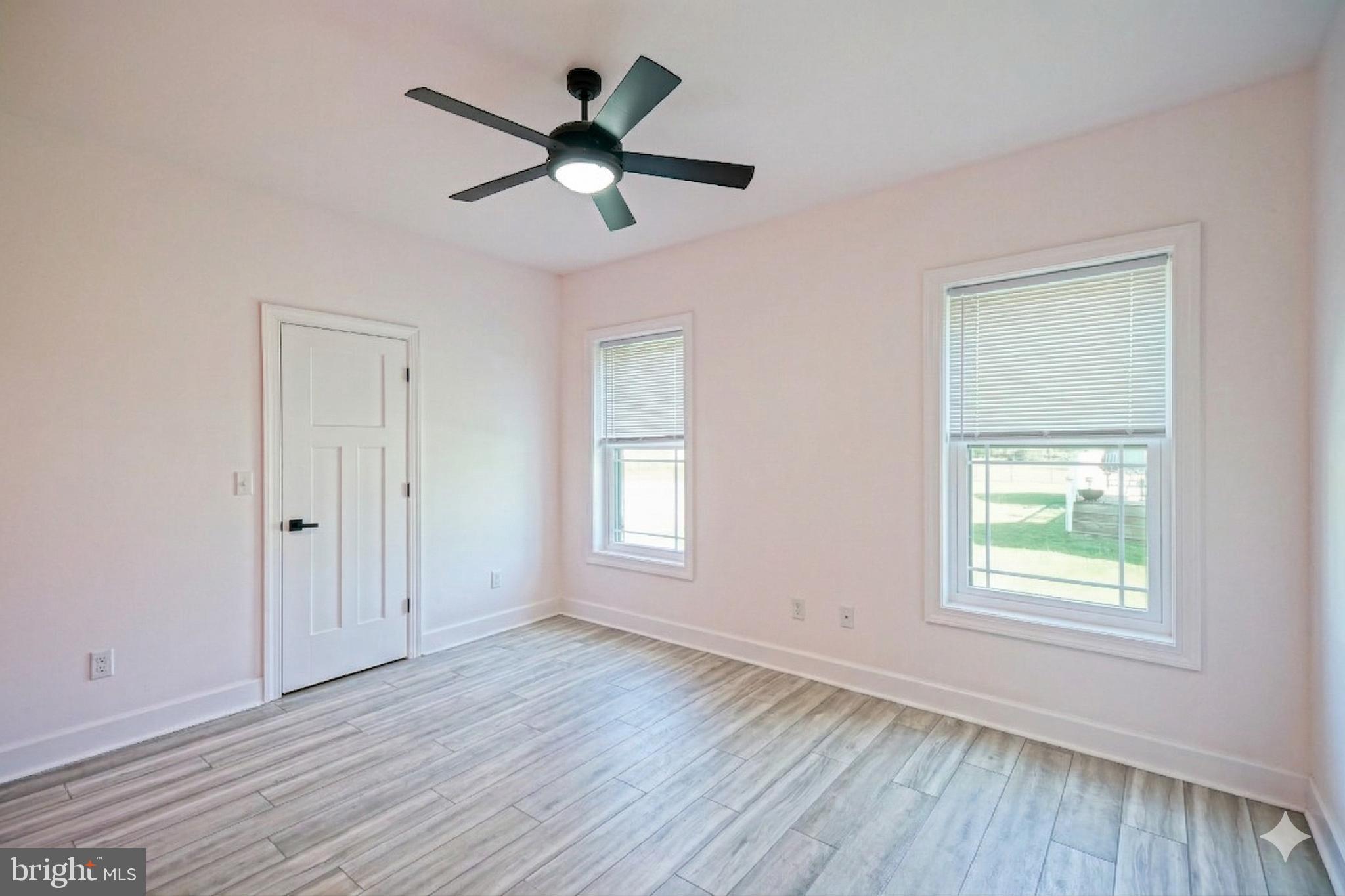 PINTAIL POINTE - Residential