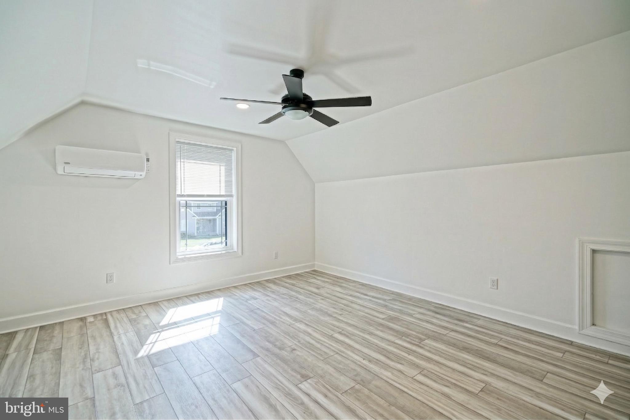 PINTAIL POINTE - Residential