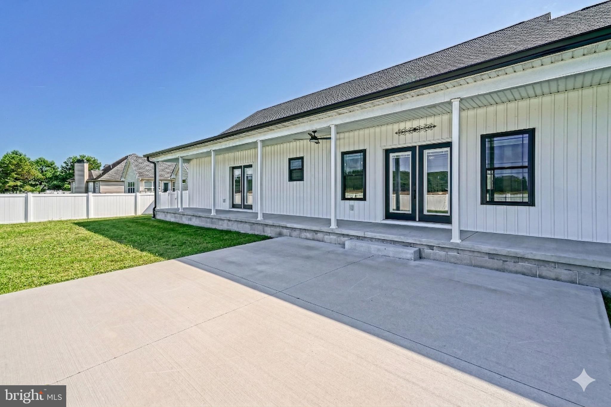 PINTAIL POINTE - Residential